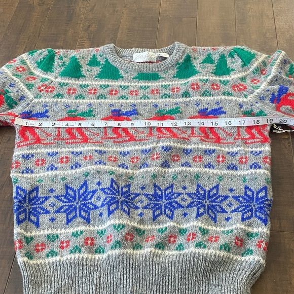 Vintage Lord & Taylor Wool sweater - Picture 10 of 10